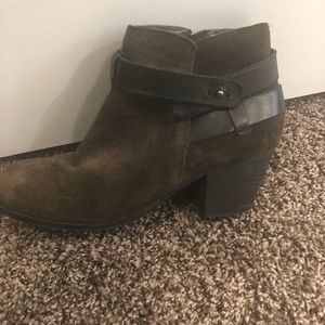Dolce Vita “Jaxen” Brown Suede Ankle Booties